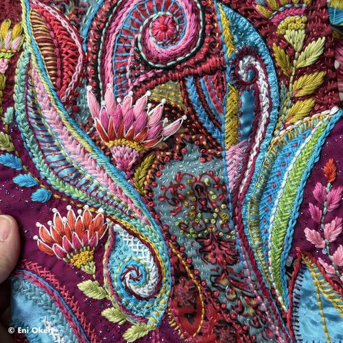 Grimoire - 90s レトロ ボタニカルフラワー エンブロイダリー 総刺繍  ジャケット Burgundy Floral Patch — Eni Oken